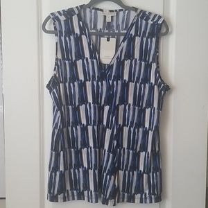 Sleeveless v-neck blouse